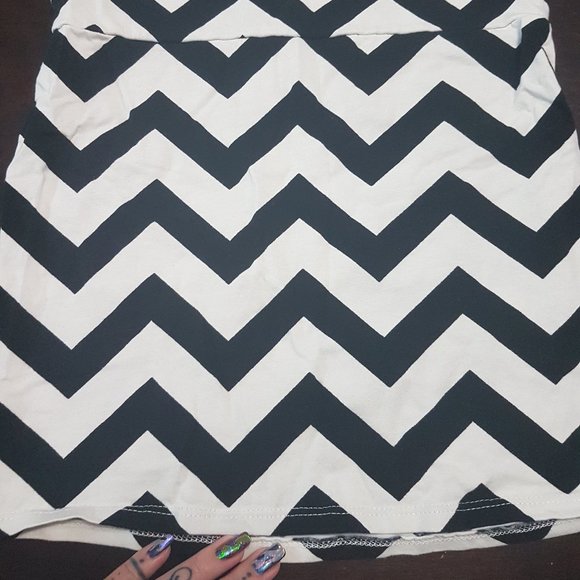 Charlotte Russe - Chevron Mini - Picture 2 of 5